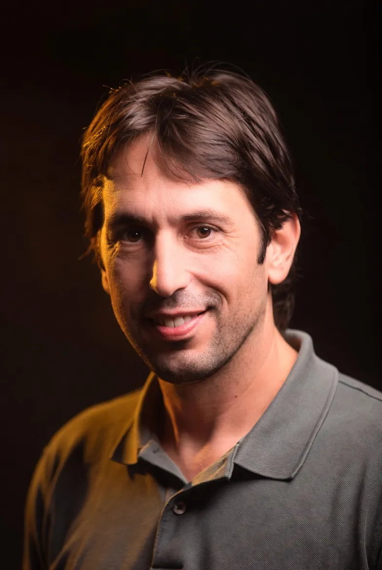 אלון פרץ — מנהל תוכן ושירות לקוחות ב-SK Dance