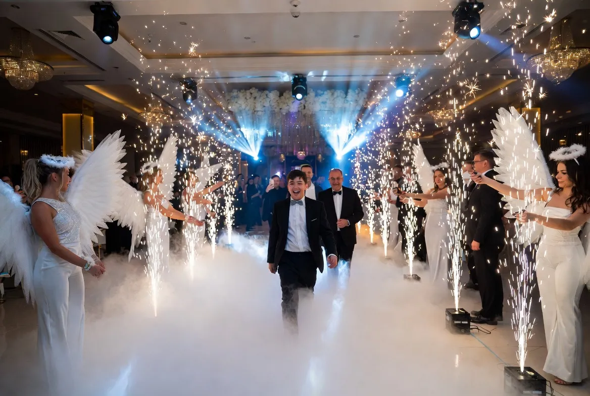 כניסת יובלן לבר מצווה עם מייצגים וערפל — מסדרון כבוד