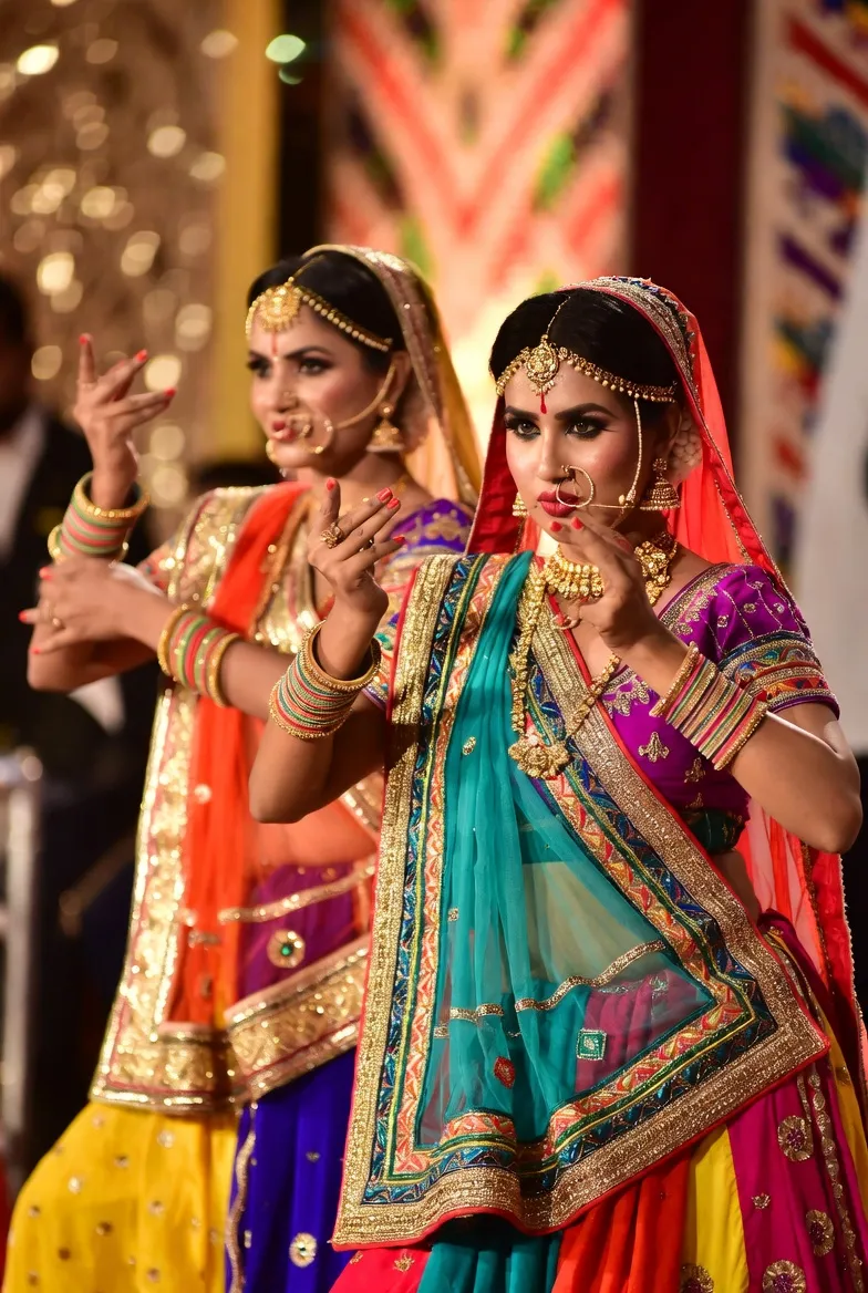 תנועות ידיים בוליווד — מודרות קלאסיות באירוע