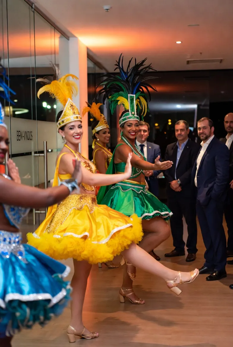 ברזילאיות בקבלת פנים — אירוע חברה