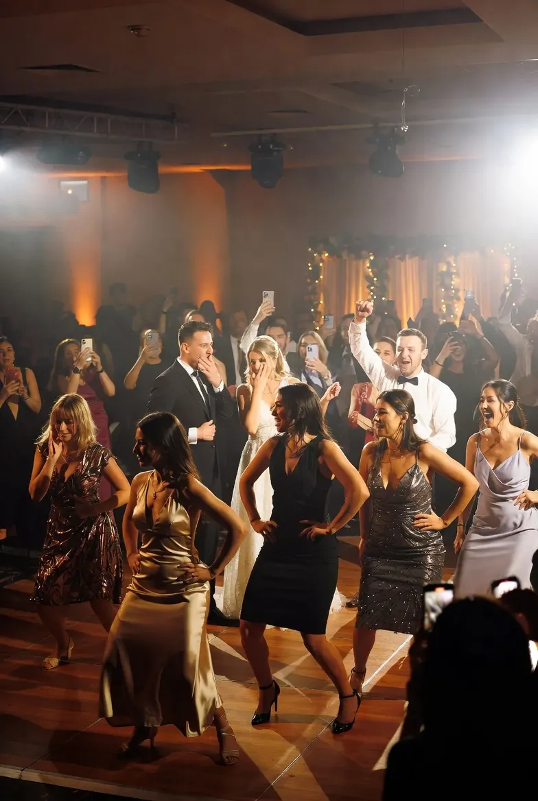 פלאש מוב בבר מצווה — חברים מהכיתה מפתיעים