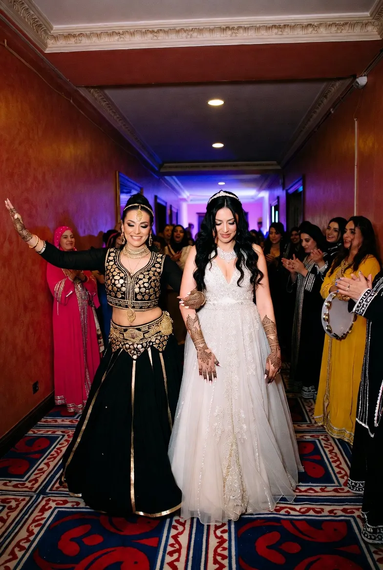 ריקוד בטן בחינה — כנפיי איזיס זהובות