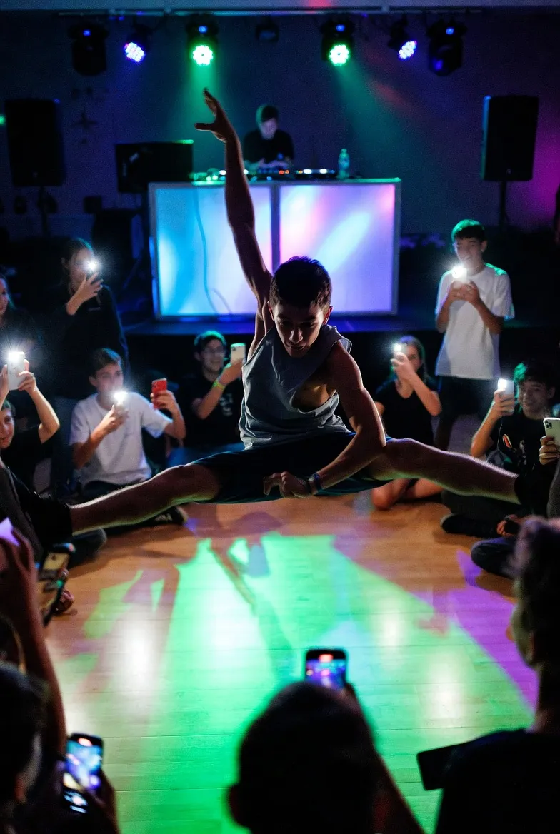 מופע ברייקדאנס בבר מצווה — רקדן באוויר — SK Dance