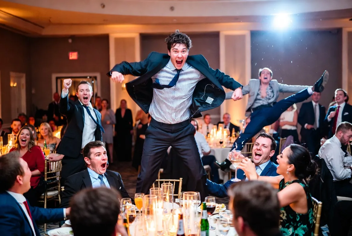 רקדנים סמויים בחתונת שירה ואיתי — כפר המכביה, 2026